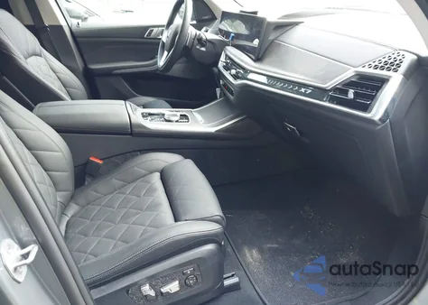 2025 BMW X7 xDrive40I z USA, uszkodzony, nr VIN 5UX23EM06S9Z23605